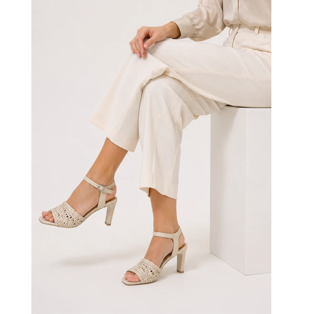 KELLY - Image 5